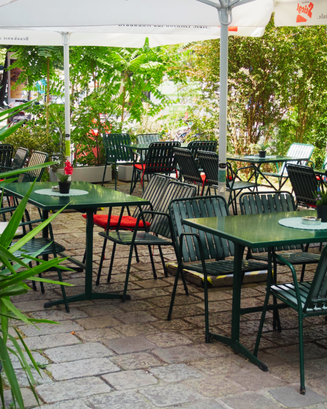 Gastgarten des Café Kadett