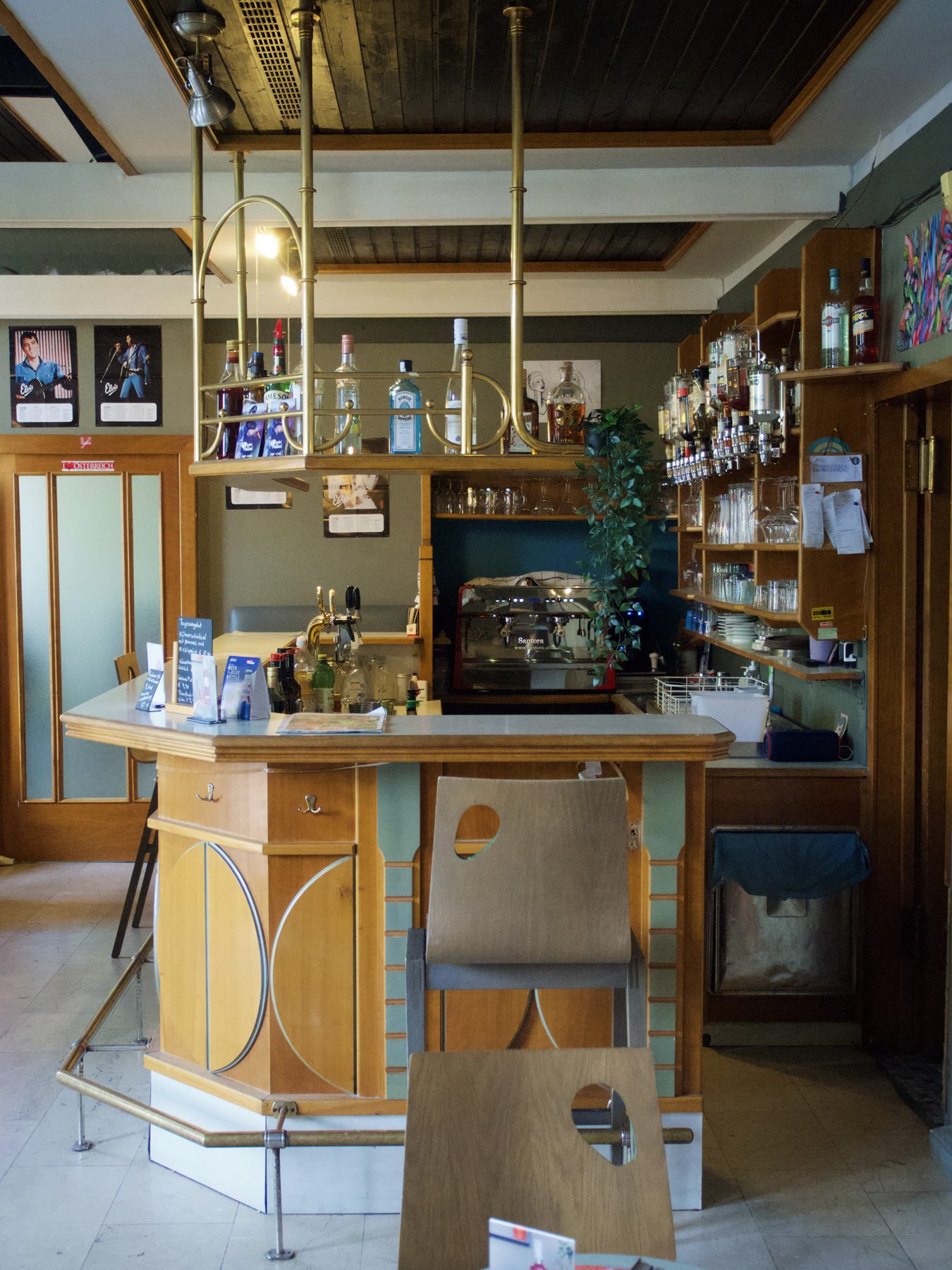 Die Bar im Café Kadett